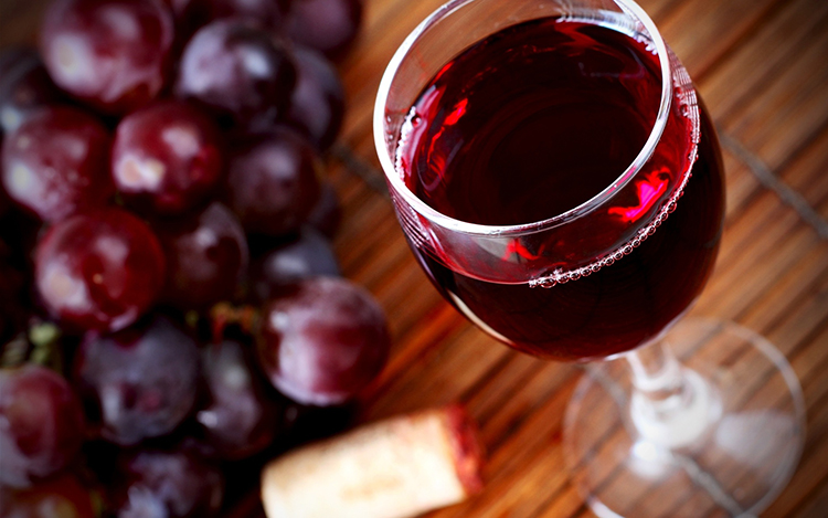 Вино из красного винограда