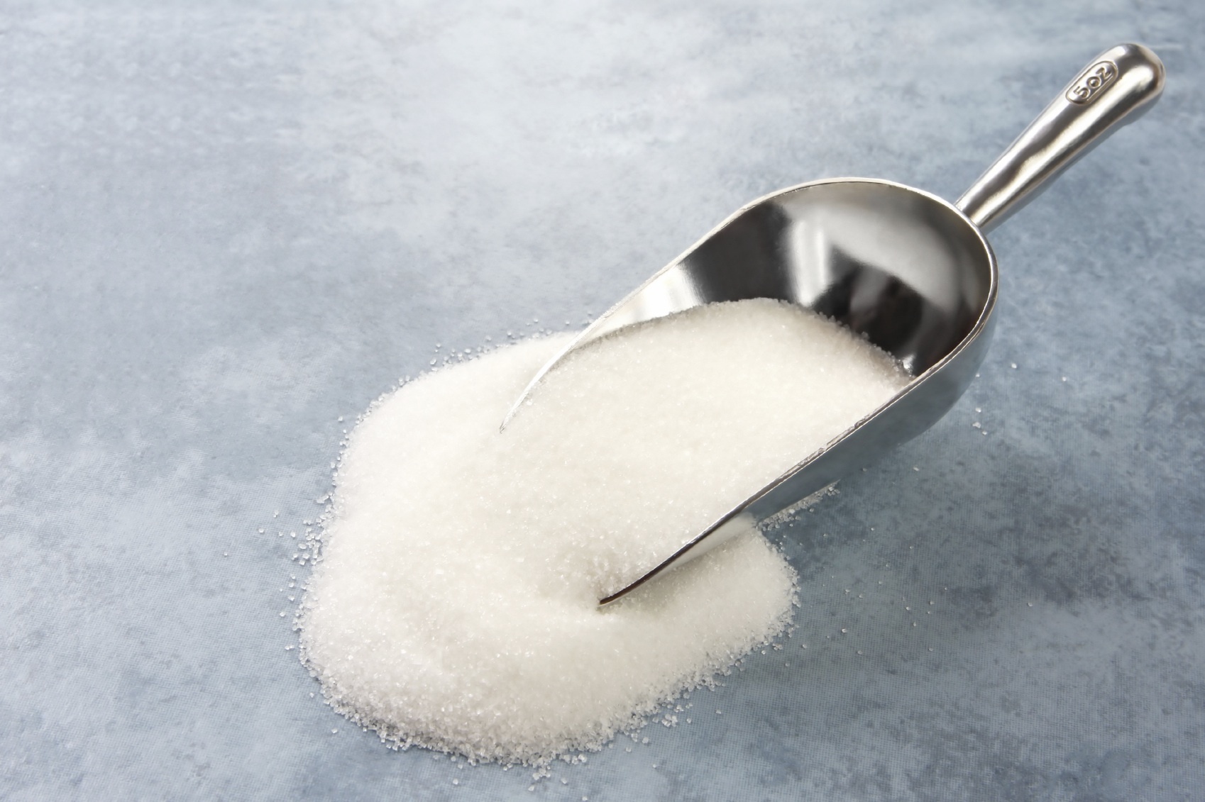 Достаточно сделать добавку сахара всего в 50 грамм на литр воды