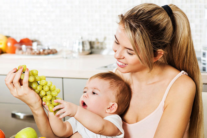 Детям следует давать виноград в пищу осторожно и дозировано